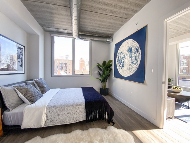 Foto del edificio - 734 N Pine Grove Ave