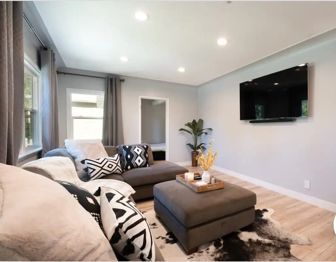 LIVING ROOM - 5834 Denny Ave