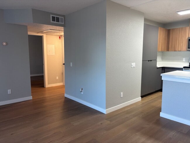 Interior Photo - River House Apartments