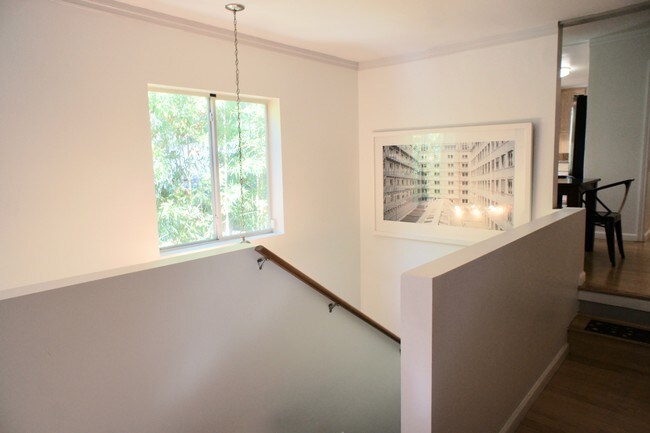 Building Photo - 9847 Yoakum Dr