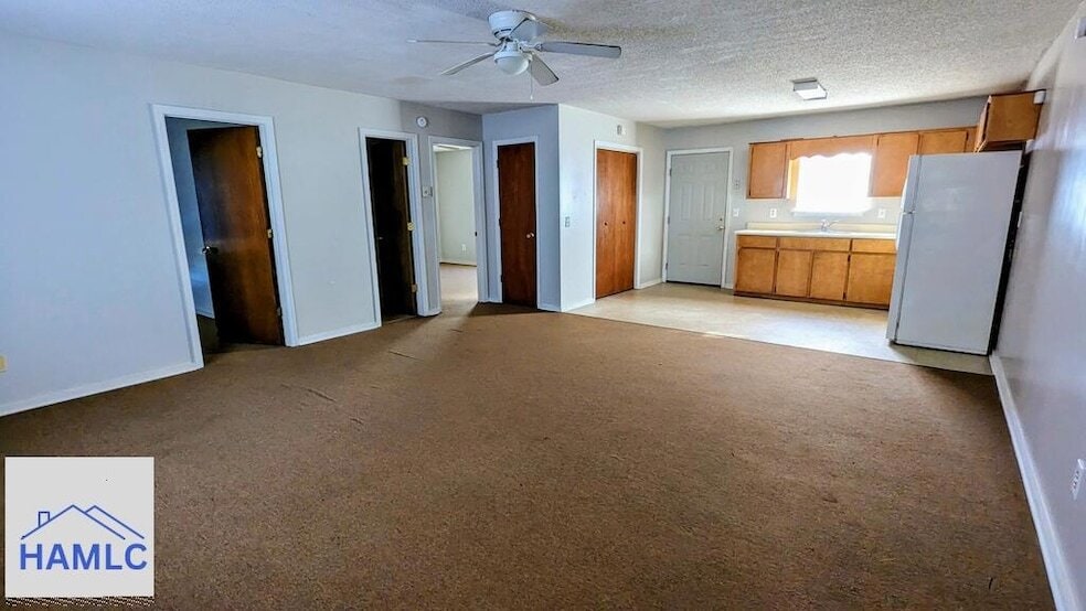 Building Photo - 7214 NE Live Oak Loop