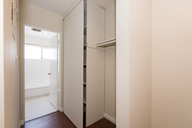 Interior Photo - LOVELY 1BED Near Valley College! -- GREAT ...