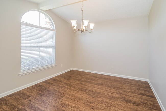 Building Photo - 2906 Tuscarora Tr