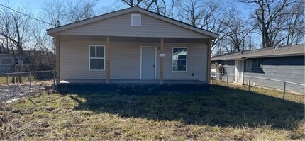 Building Photo - 2010 Appling St