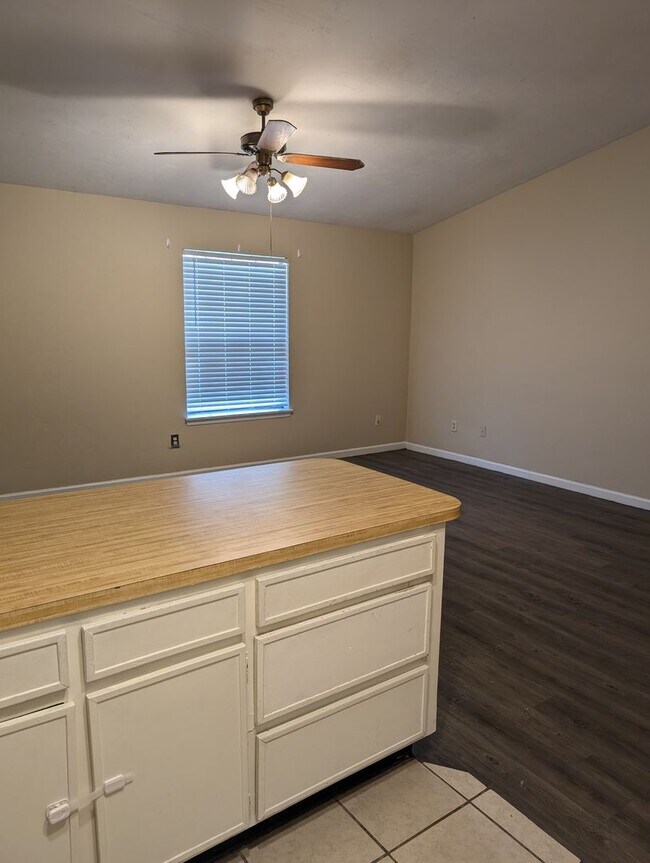 Foto del edificio - Large 2/1 Townhouse Close To TCC/FSU!