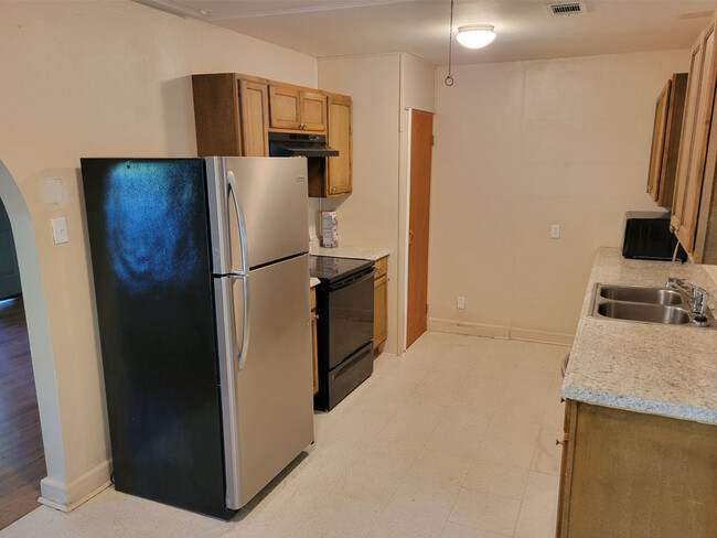 Kitchen - 4719 W 29th St