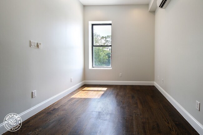 Building Photo - 6080 Myrtle Ave