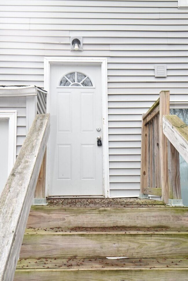 Foto del edificio - Spacious Downtown Mishawaka Apartment