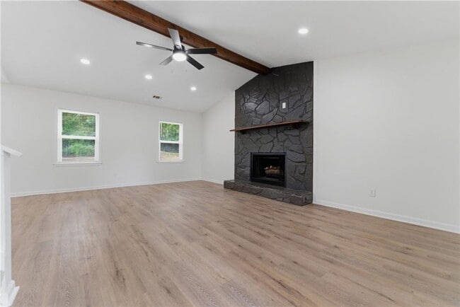 Foto del edificio - 5081 Hubert Dr