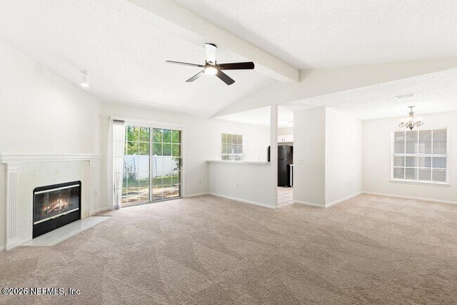 Foto del edificio - 12138 Silver Saddle Dr