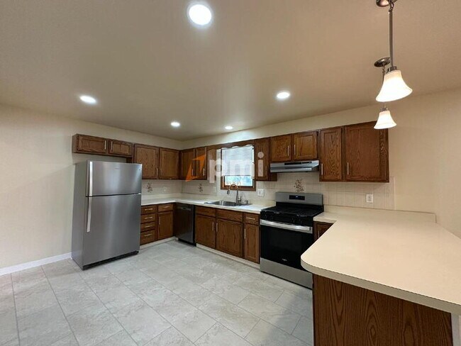 Foto del edificio - 2836 W 63rd Ln