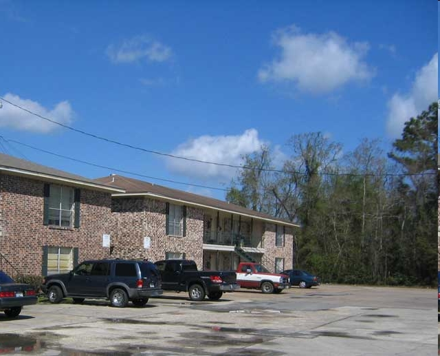 Building Photo - Stagecoach West Apartments