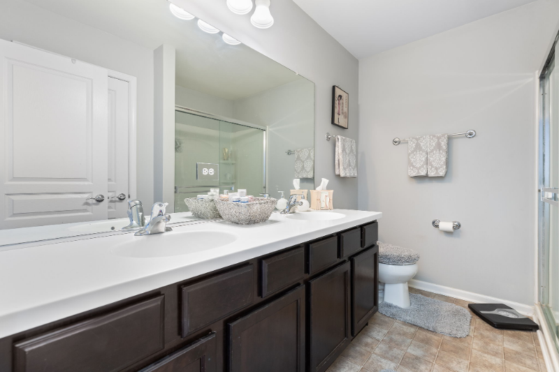 Foto principal - 341 Devoe Dr