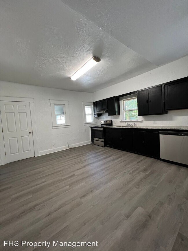 Building Photo - 4 br, 2.5 bath House - 2121 N Lexington