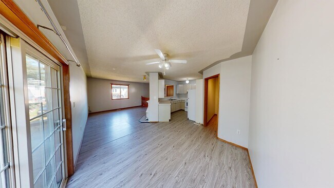 Building Photo - 9408 B-94100 100 Ave.