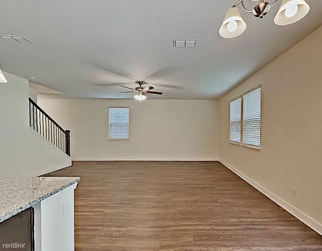 Building Photo - 3 br, 2.5 bath House - 8638 Highfield Avenue