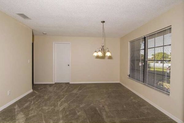 Building Photo - 2212 Viscaya Pky