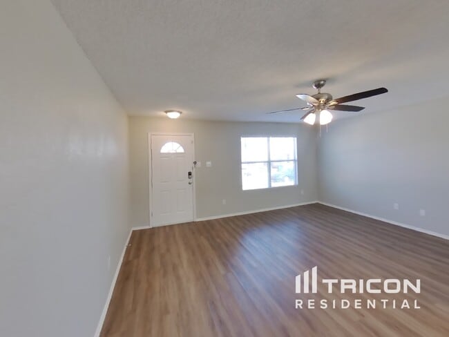 Building Photo - 1708 Vineridge Ln