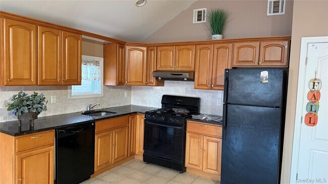 Foto del edificio - 87-30 Commonwealth Blvd