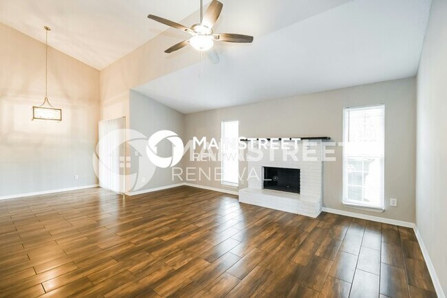 Foto del edificio - 4 Bedroom Pet-Friendly Home in JACKSONVILLE, FL with Main Street Renewal