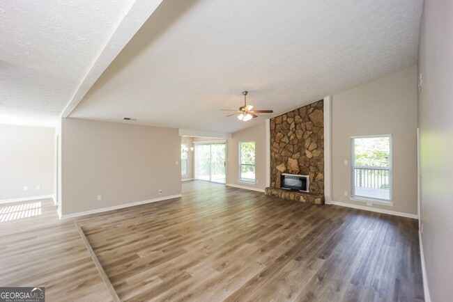 Building Photo - 6270 Beethoven Cir