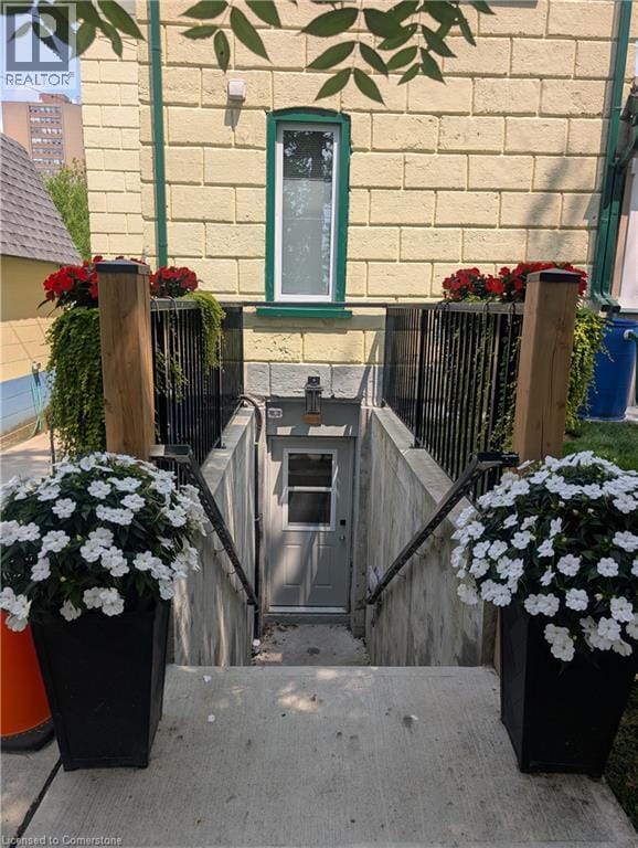 Photo du bâtiment - 25 Courtland Ave E