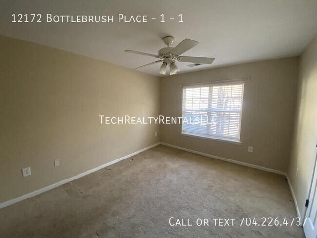Foto del edificio - 12172 Bottlebrush Pl