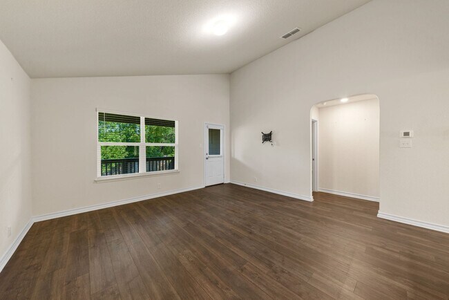 Foto del edificio - 4 bedroom/2.5 Bath Canyons at Amhurst Subd...