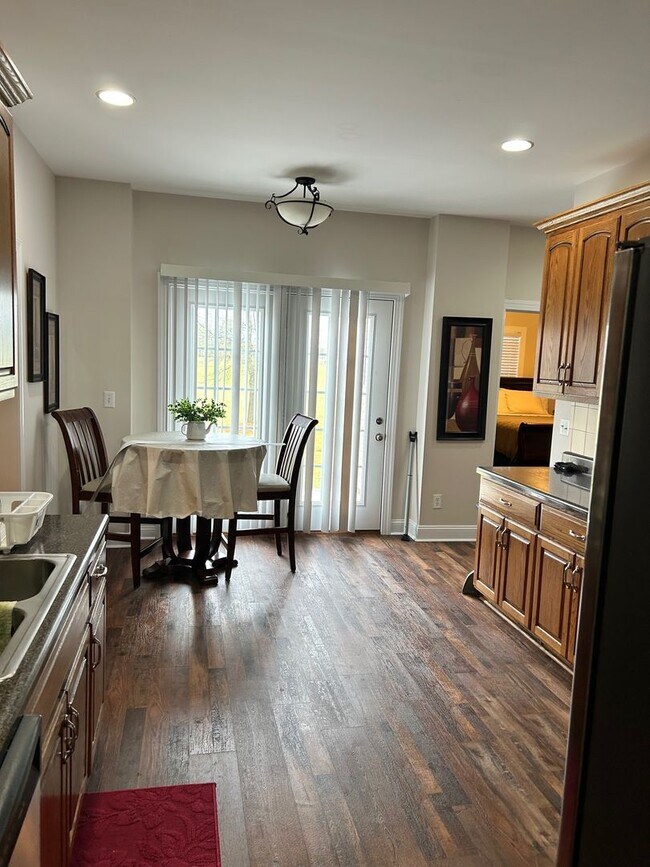 Foto del edificio - 1725 N Chicken Rd