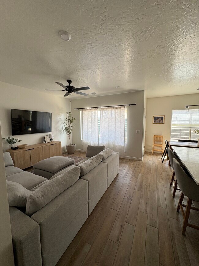 Foto del edificio - 391 S Deep Creek Dr