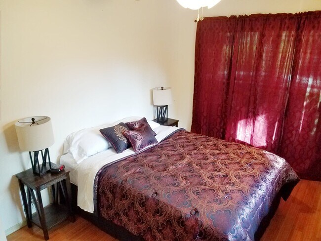 Foto del edificio - 15-1834 13th Ave