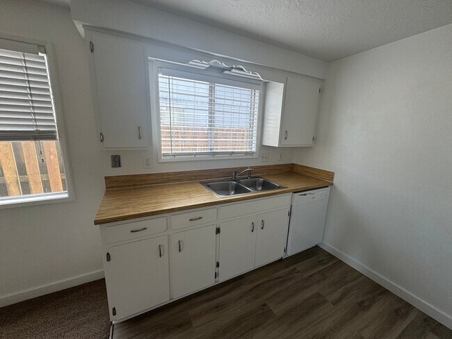 Foto del edificio - 1534-1536 Westhaven Pl