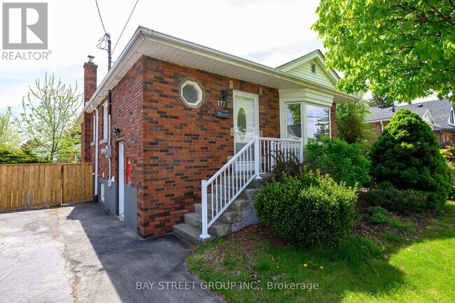 Photo du bâtiment - 177 E 31st St