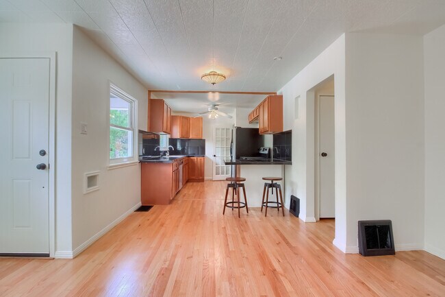Foto del edificio - 1479 S Steele St