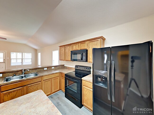 Foto del edificio - 405 Fireberry Dr