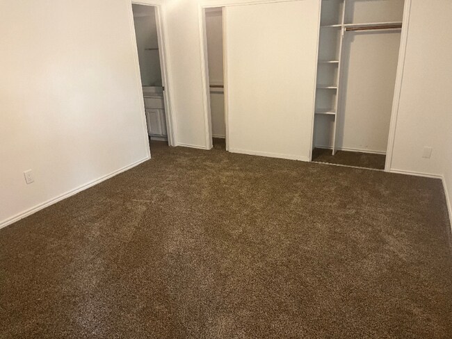 Building Photo - 1156 Highpoint Rd