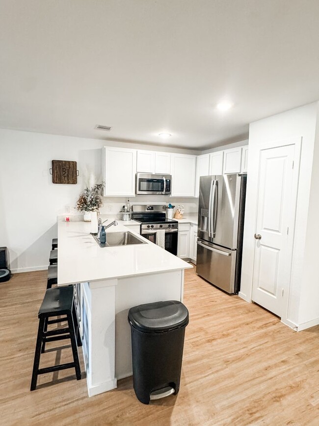 Building Photo - NEW HOME IN PLEASANT HILL AVAILABLE FOR DECEMBER MOVE IN!