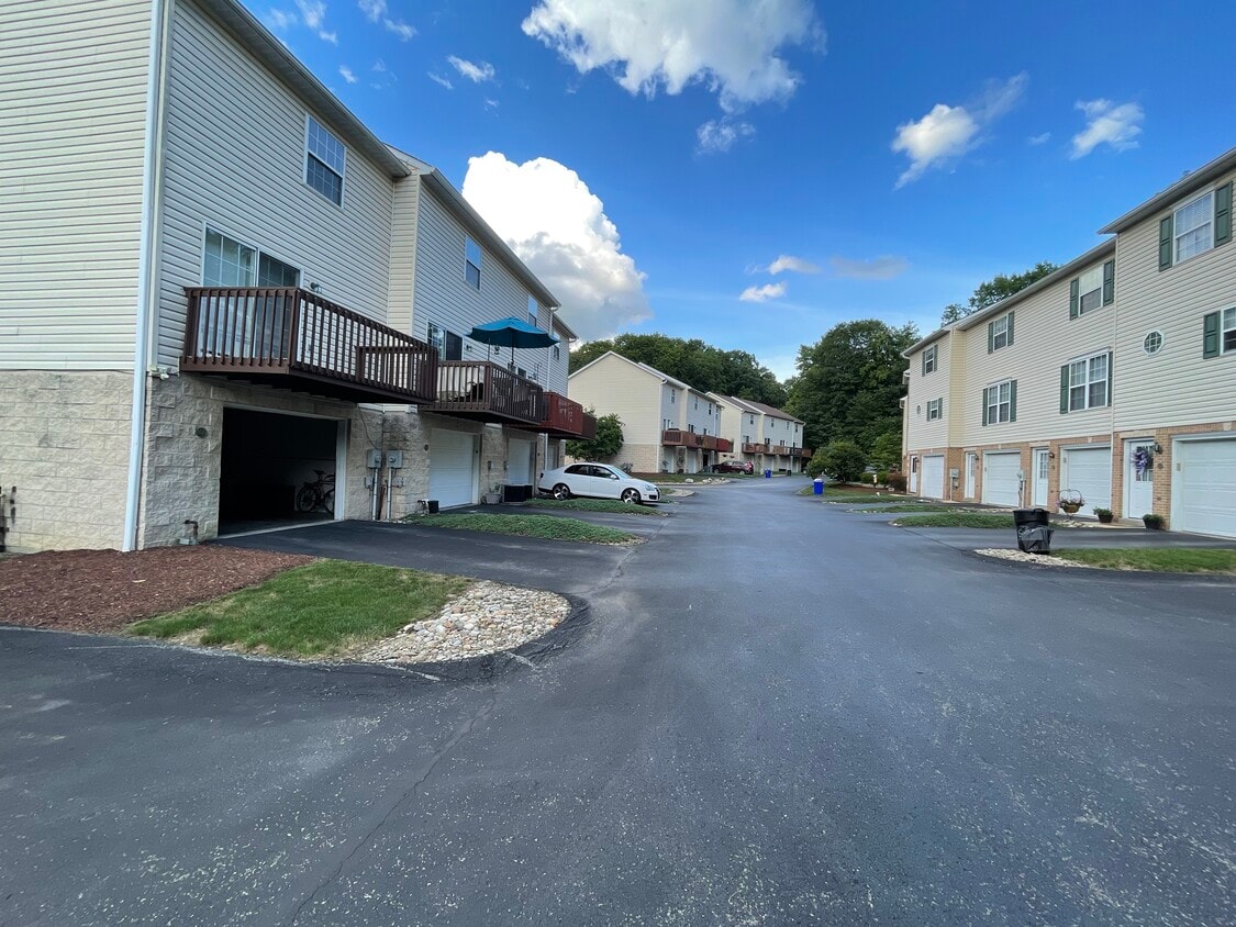 Primary Photo - 800 Mt Pleasant Rd