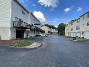 Building Photo - 800 Mt Pleasant Rd