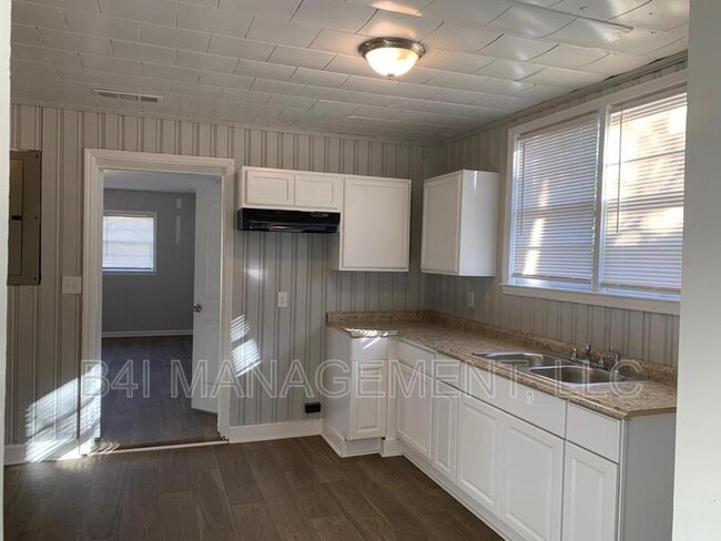 Building Photo - 409 Whitesville Rd
