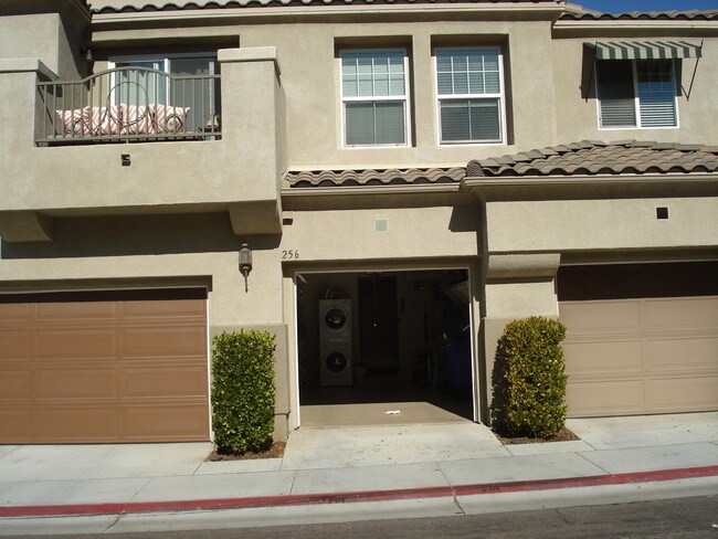 Building Photo - 256 Aurora Ave