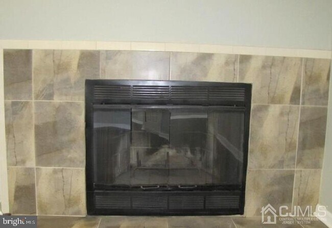 Building Photo - 5005 Ravens Crest Dr