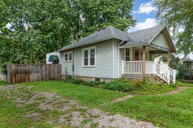 Building Photo - 563 Garfield Dr