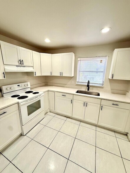 Foto del edificio - 3880 Woodside Dr