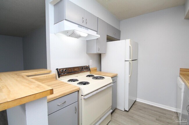 Foto del edificio - 7116 Pearson Rd