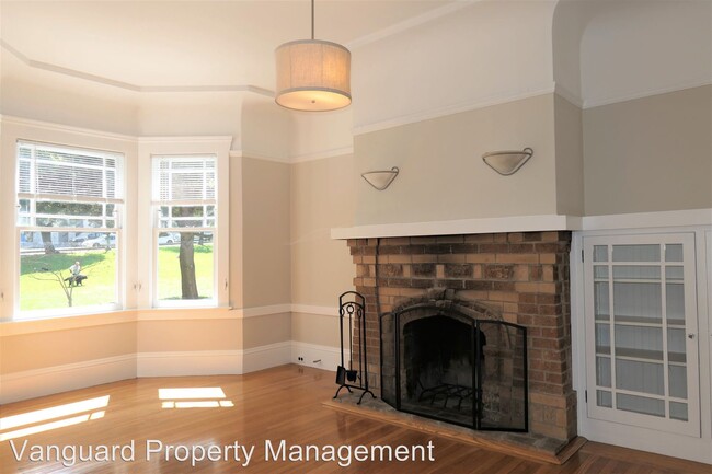 Foto del edificio - 2 br, 1 bath Apartment - 351 Precita Avenue