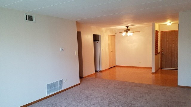 Building Photo - 10445 Mansfield Ave