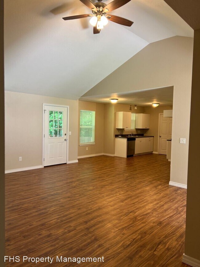 Building Photo - 3 br, 2 bath House - 1027 S Overhill Ave