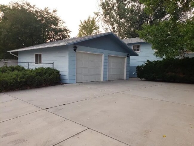 Foto del edificio - 2754 Phyllis Cir S