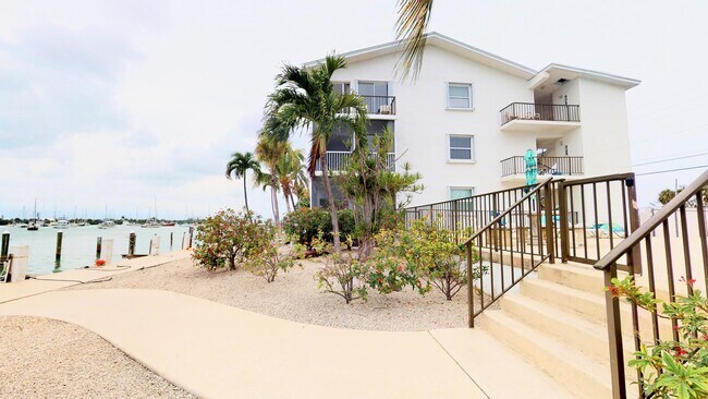 Building Photo - 1217 Sombrero Blvd